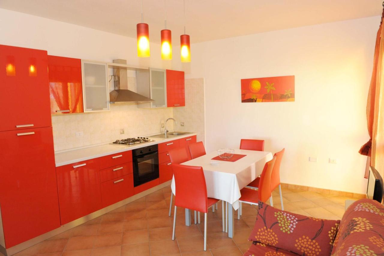 Via Costantino Apartman Budoni Kültér fotó