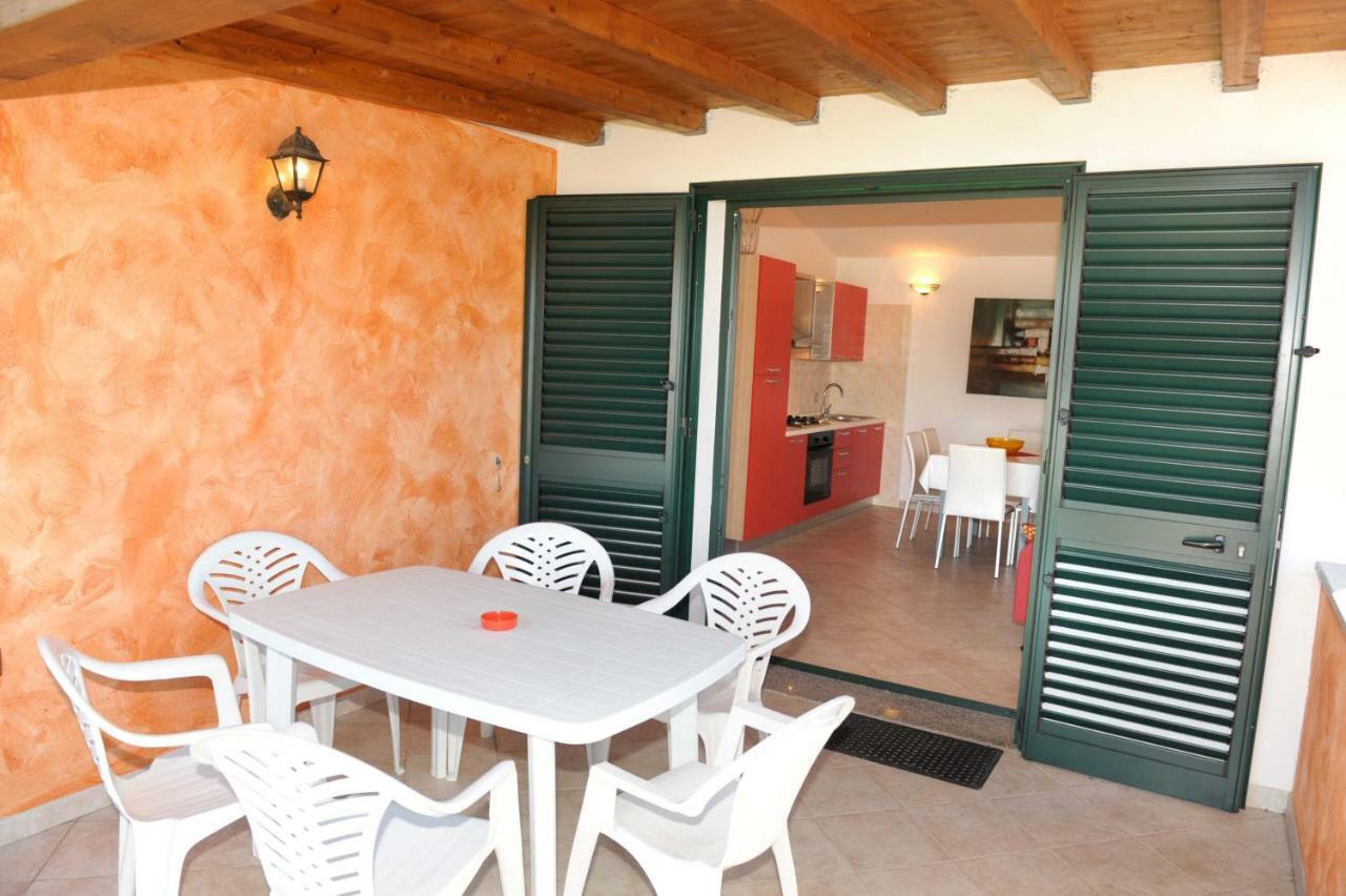 Via Costantino Apartman Budoni Kültér fotó